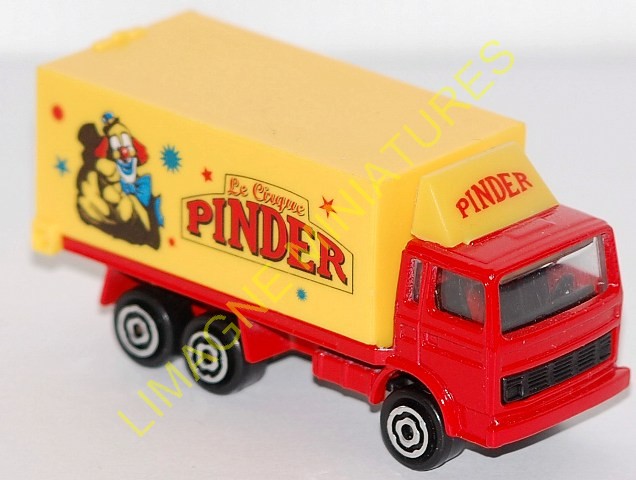 Camion VOLVO Avec Remorque Du Cirque PINDER - Jouet Majorette échelle 1/60, Occasion